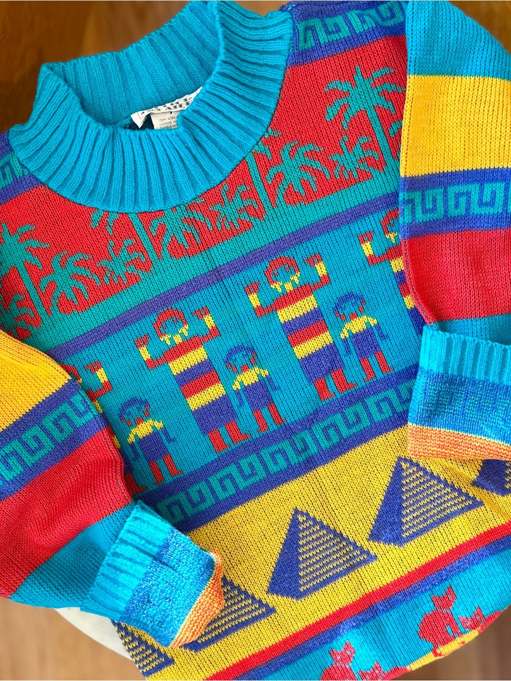 7/8 Vintage Sweater Southwestern/Egyptian-inspired novelty geometric 80s jet set
